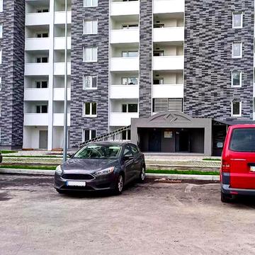 Коноплянська вул., 22-Б