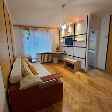 Ольжича вул., 17