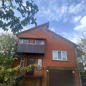 Продам 2-поверховий добротний будинок с. Івашки