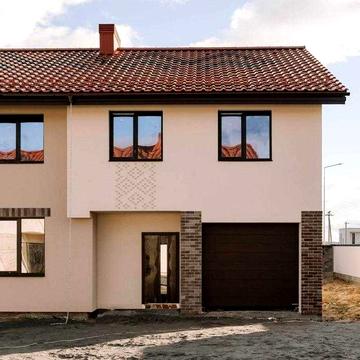 НОВИЙ КОТЕДЖ з унікальною архітектурою у КМ ЕТНІЯ (Щасливе)