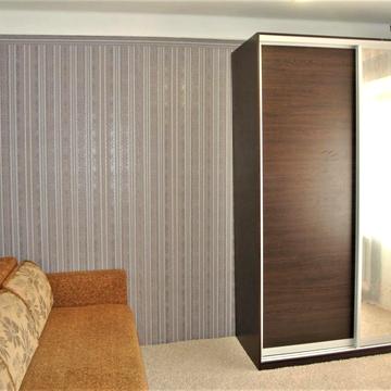 Йорданська вул. (Лайоша Гавро), 8