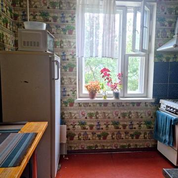 3-к квартира під житло / під бізнес поряд з метро. Можливий обмін