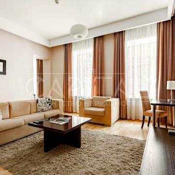 Дмитрівська вул., 62/20