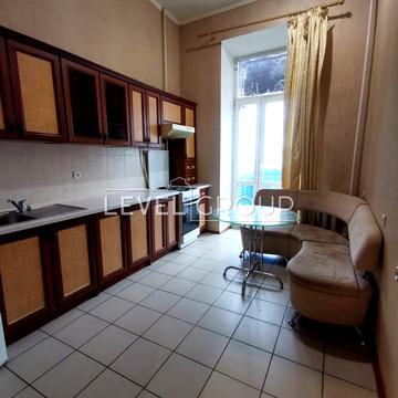 Саксаганського вул., 81