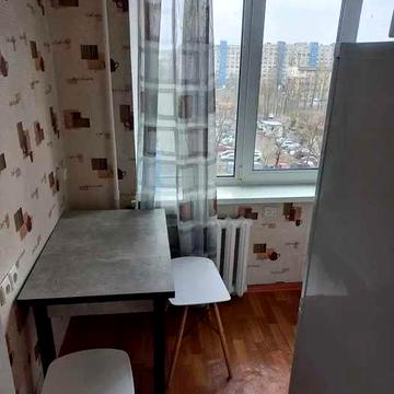 Здам 1 кімнатну квартиру. Метро Чернігівська.