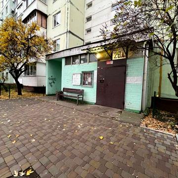 Продам 1к.квартиру вул.Вербицького м.Вирлиця.-5хвилин