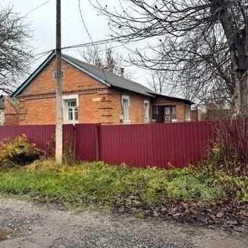 Продається будинок з ділянкою