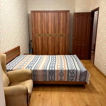 Михайла Грушевського вул., 39/2