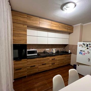 Феодосійська вул., 1