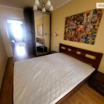 Довгострокова оренда 3к Квартира Хмельницького Богдана вулиця