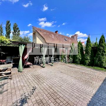 Клінічна вул., 28