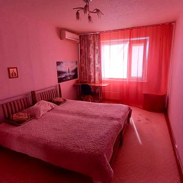 Володимира Івасюка просп. (Героїв Сталінграду), 25