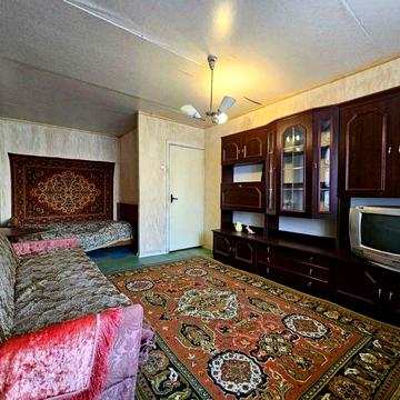 Продам 1-к квартиру на ж/м Тополя -3. Середній поверх!