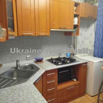 Гната Юри вул., 1