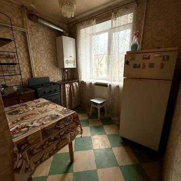 Продам 3 комнатную квартиру  в центре