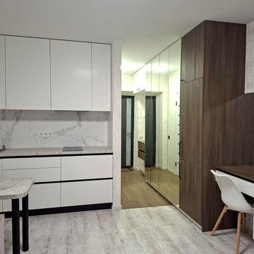 Героїв Небесної Сотні просп., 16/4