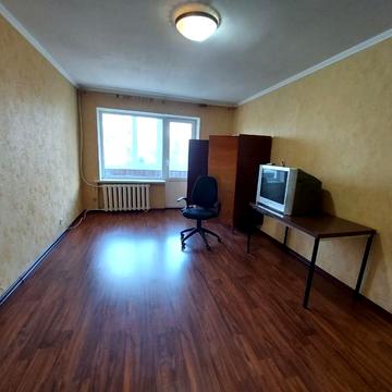 Будівельників вул., 12