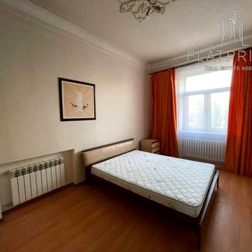 Тараса Шевченка бульв., 58