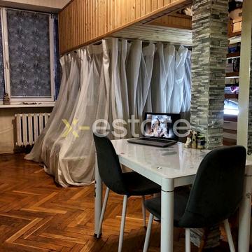 Добровольців вул., 5