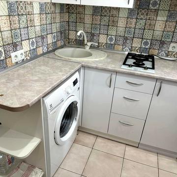 Варненська вул., 14/2