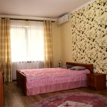 Бориса Гмирі вул., 38