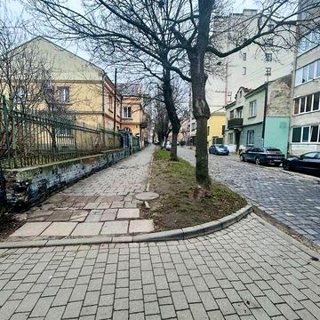 Довгострокова оренда 2к Квартира Братів Дужих (Комарова) вулиця