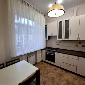 Велика Васильківська вул. (Червоноармійська), 132