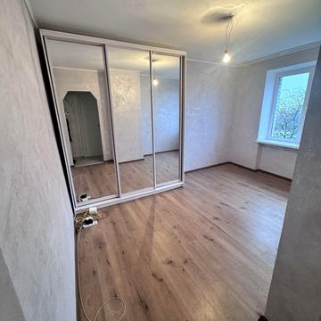 Івана Пулюя вул., 1