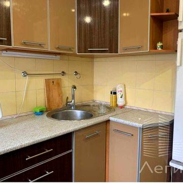 Продам 2-комнатную квартиру м. Бот Сад. Полностью укомплектована.