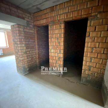 Академіка Сахарова вул., 50