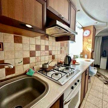 Крутий берег, у продажу будинок