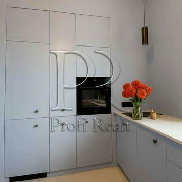 Оленівська вул., 10