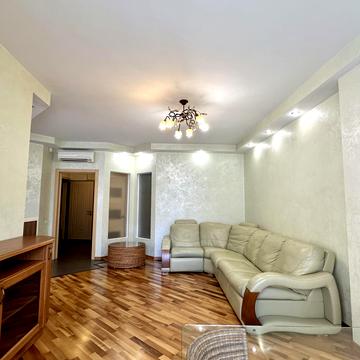 Олександра Мишуги вул., 2