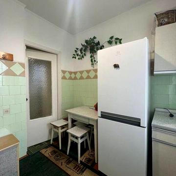 2 кімнатна Бойова. Можна на Новий рік