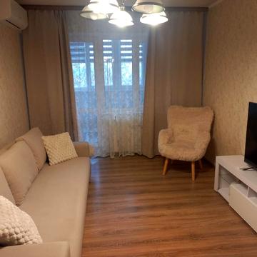 Академіка Єфремова вул. (Командарма Уборевича), 20