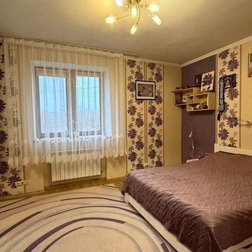 Тролейбусна вул., 7