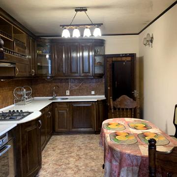 Драгоманова вул., 17