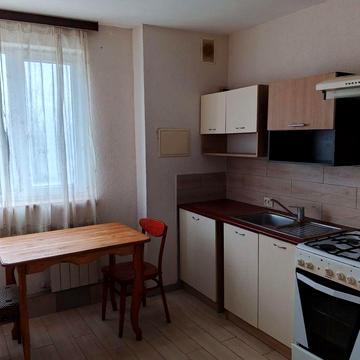 Квартира у приватному будинку на довгострокову оренду. Без комісії