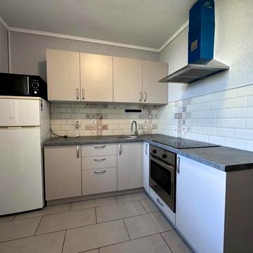 Юрія Поправки вул. (Миколи Лебедєва), 14