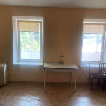 Тараса Кузьміна вул., 8