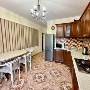 Оренда 3 кімнатної квартири вул. Єнківська світло 24/7