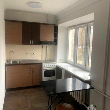 Новогоспітальна вул. (Щорса пров.), 5