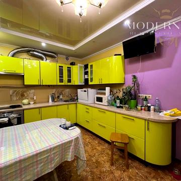 Лесі Українки вул., 6