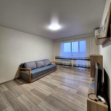 Набережна Перемоги вул., 118