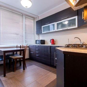 Володимирська вул., 51/53