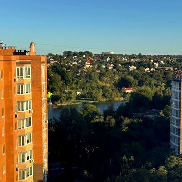 Степана Бандери вул., 3