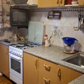 Бориса Гмирі вул., 9