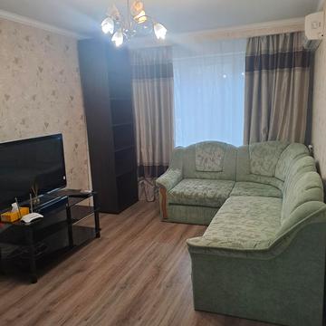 Машинобудівна вул., 25