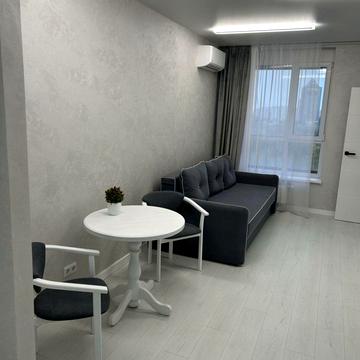 Олени Теліги вул., 25