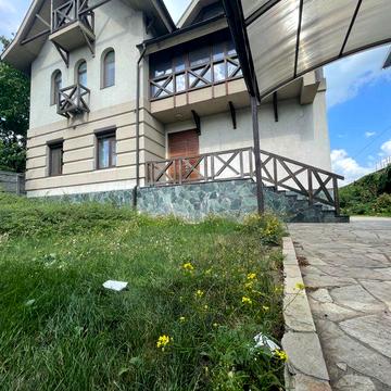 Дом на Артема Сечевых Стрельцов центр